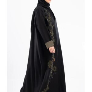 ZAHRA عباية نص كلوش منسوجة من قماش انترنت بقيطان اسود ياباني خطوط لإطلالة تخطف الأنظار - أناقة ملكية